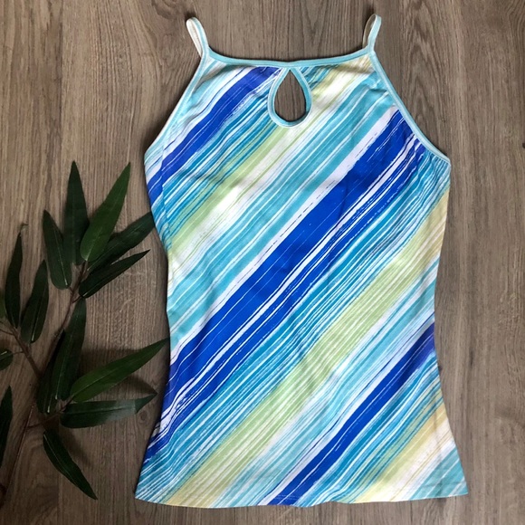 Via Moda Keyhole Cutout Tank - Picture 3 of 5